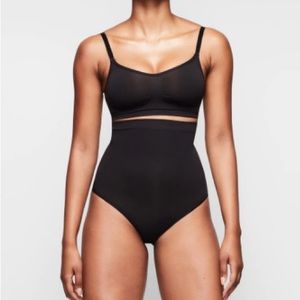 Seamless sculpt High Waisted Brief - Brand New